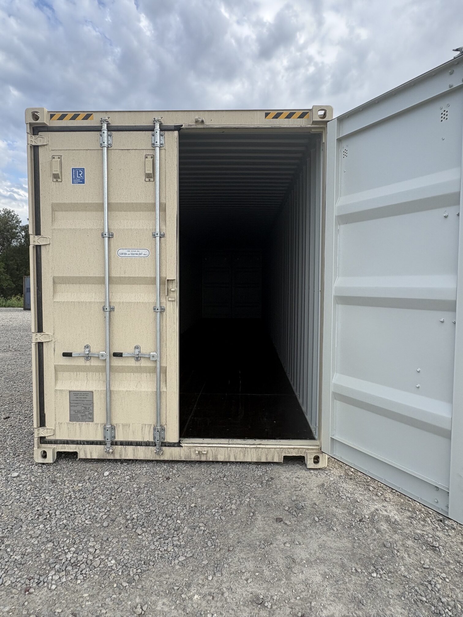 NEW 40ft High Cube Ivory Shipping Container – Single Door Storage Container with Lock Box - Image 4